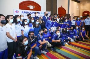 Entregan el pabellón nacional a delegación salvadoreña que participará en los I Juegos Panamericanos Junior