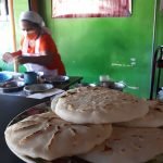 Doña Esperanza conquistó con las pupusas de arroz a los San Marquenses
