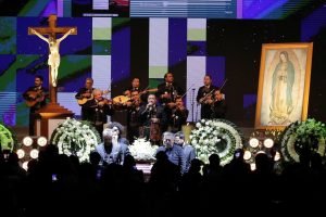 Homenaje póstumo a Vicente Fernández