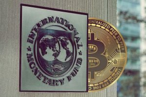 FMI insta a El Salvador a eliminar el Bitcóin como moneda de curso legal