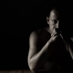 La peligrosa atracción que generan las jovencitas en los hombres mayores