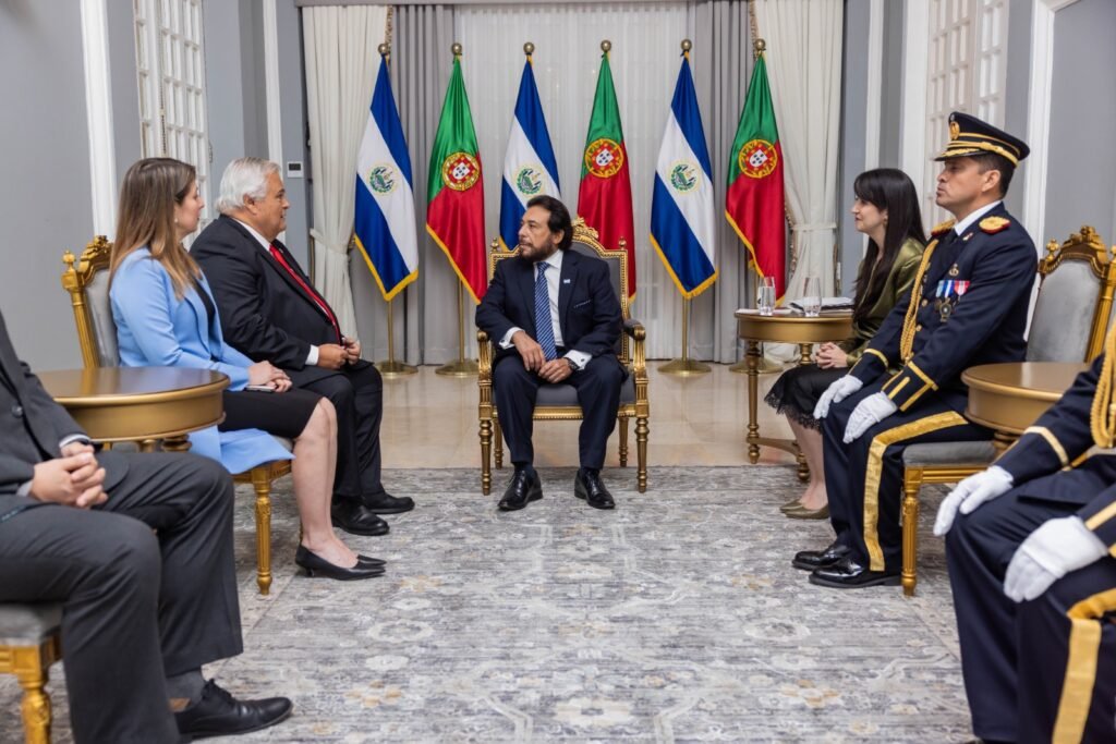 Gobierno de El Salvador recibe cartas credenciales de doce nuevos ...